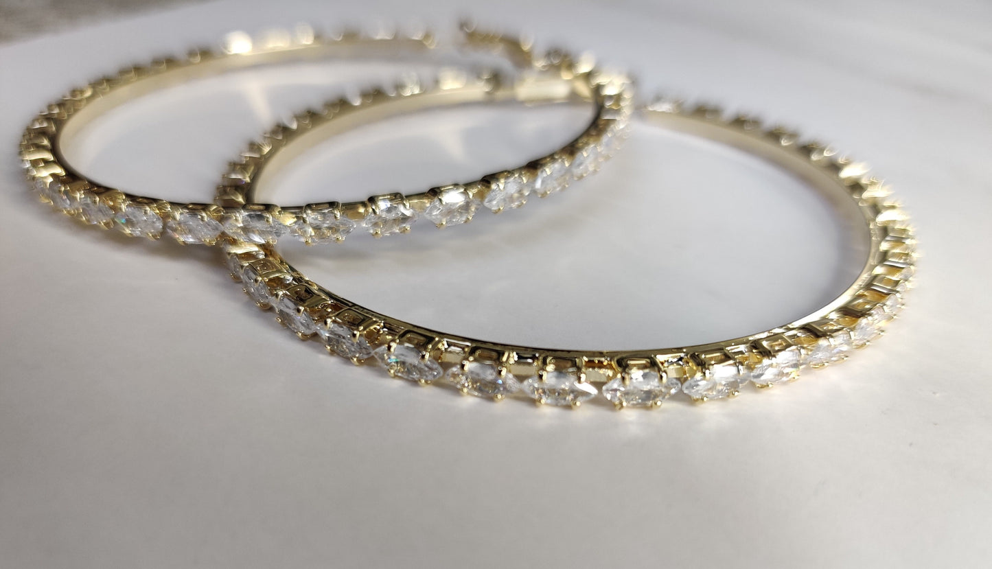 Lily Hoops, Gold