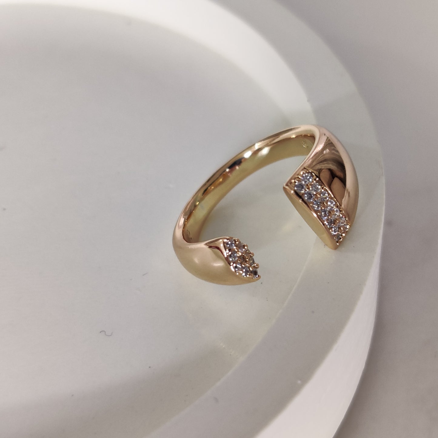 Ava Ring
