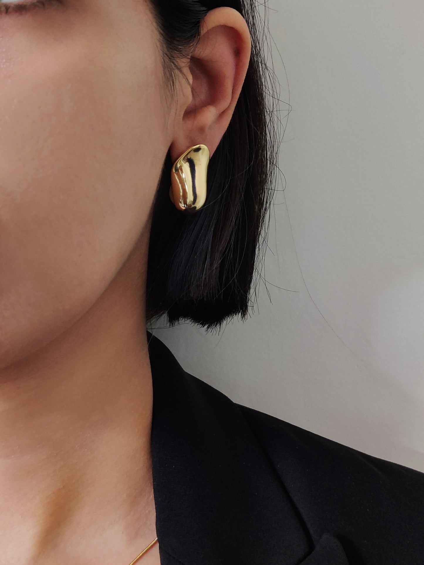 Bella Pearl Studs