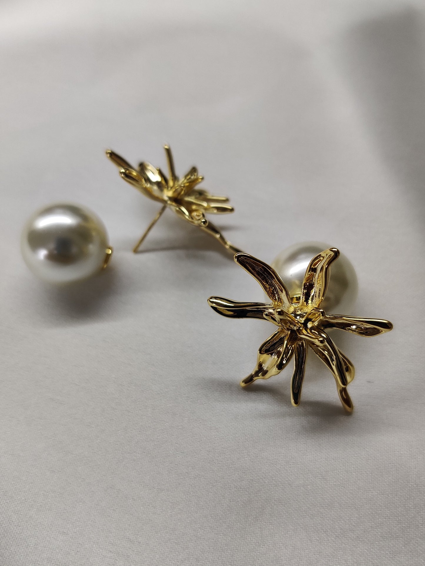 Coral-Pearl Studs