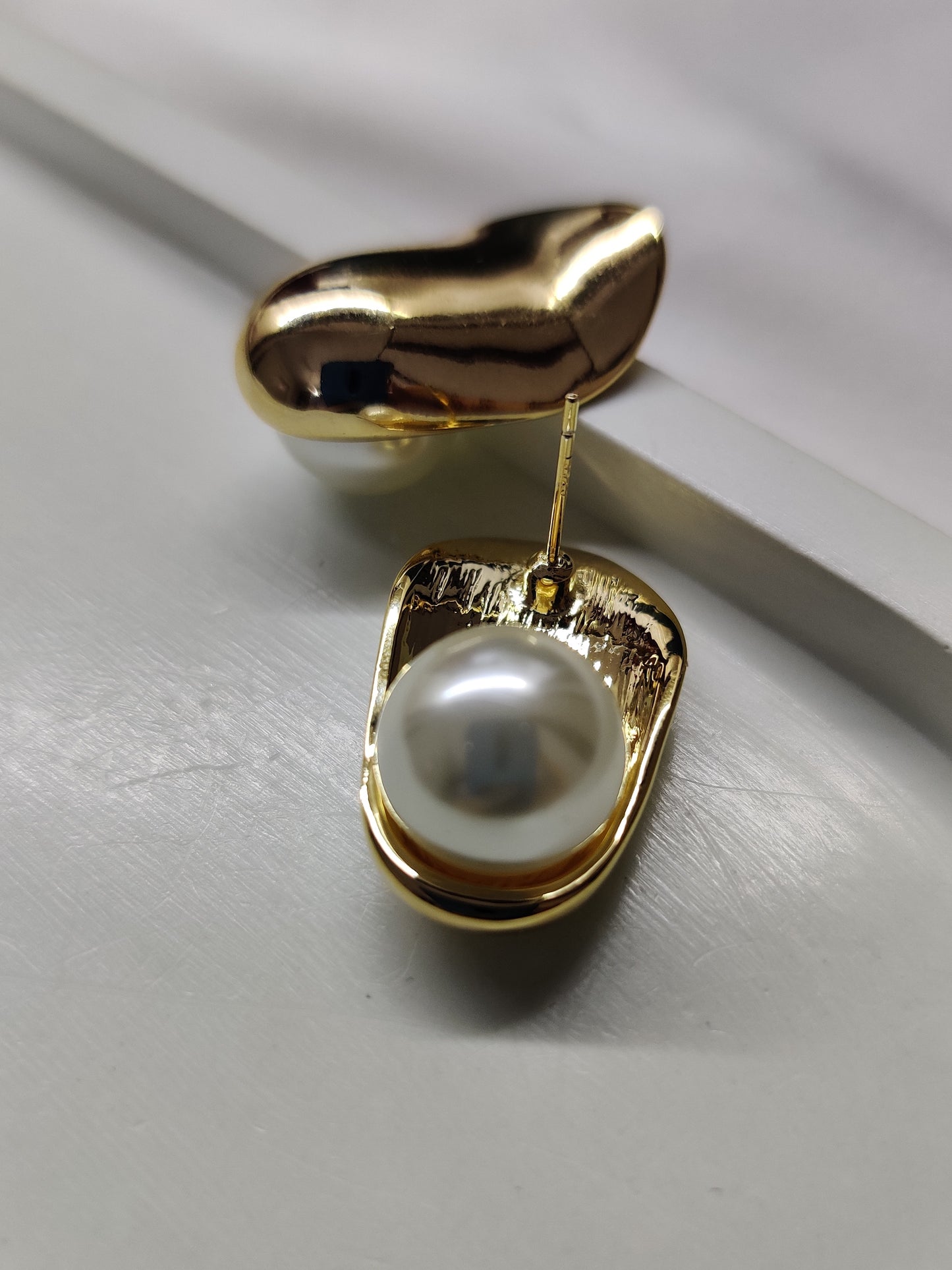 Bella Pearl Studs