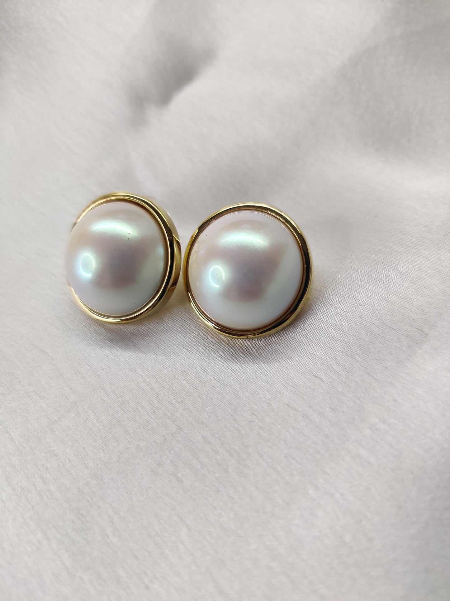Sera Pearl Studs
