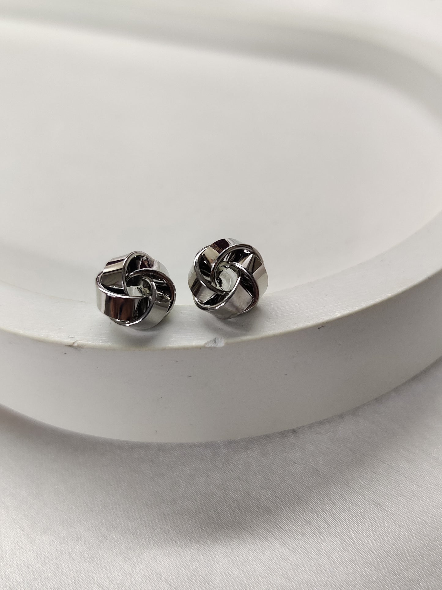 Knot Studs- Silver