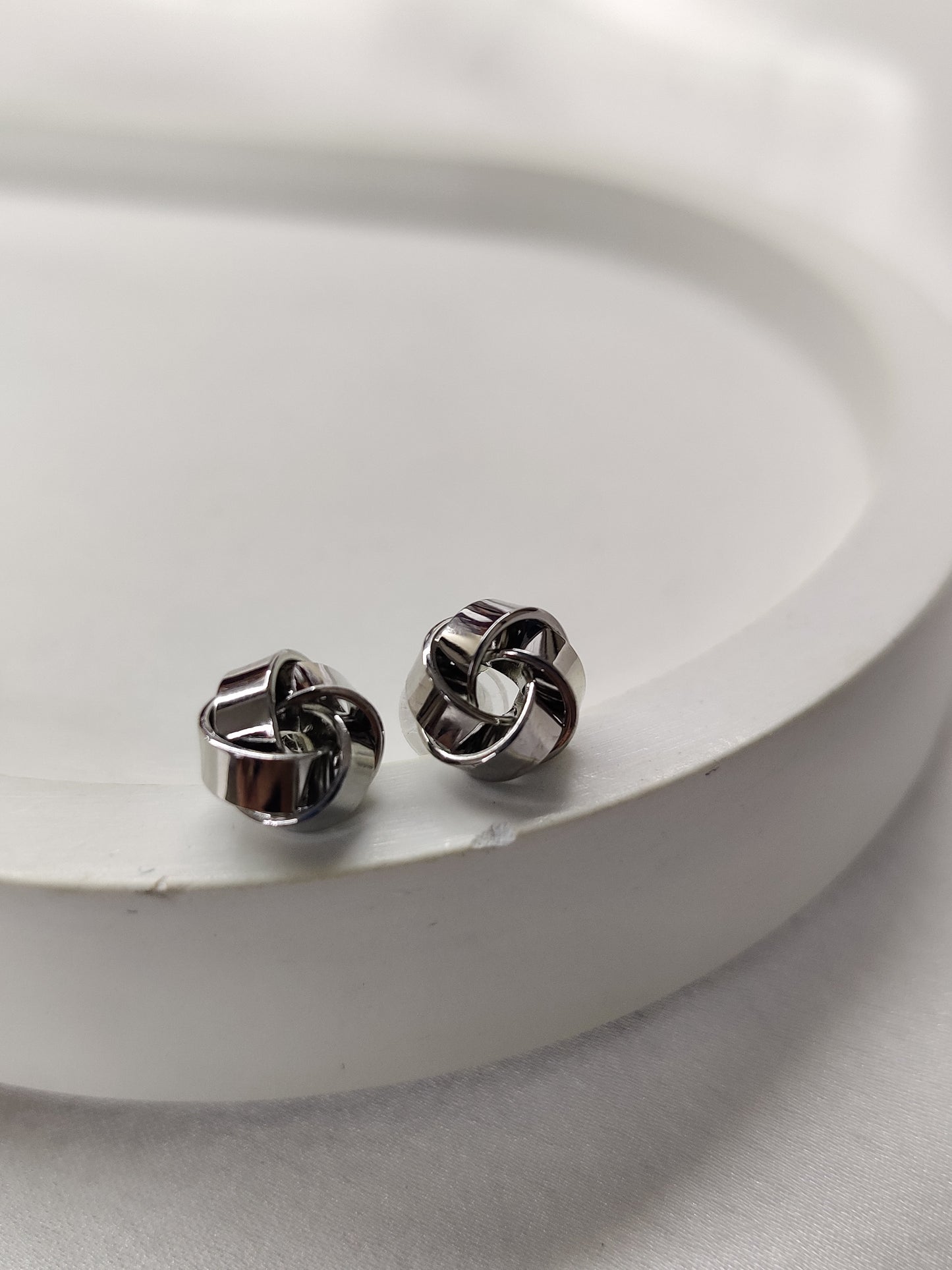 Knot Studs- Silver