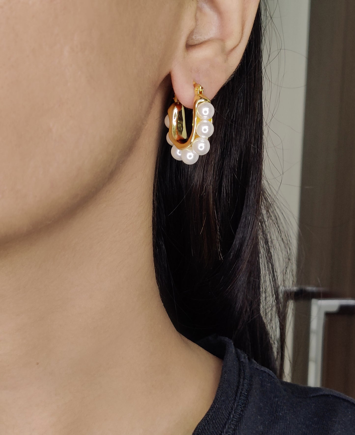 Nia Pearl Earrings