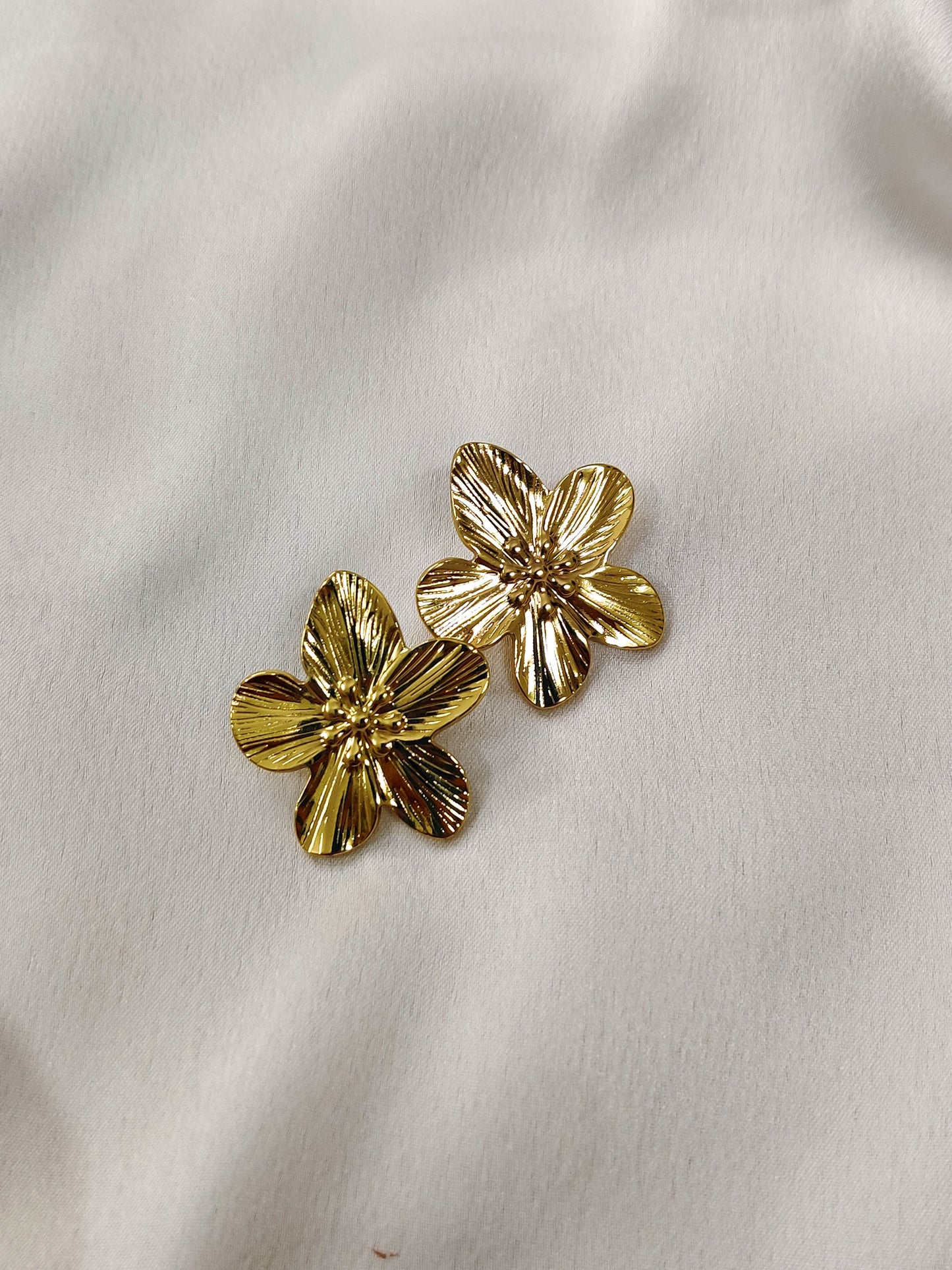 Zara Flower Earrings