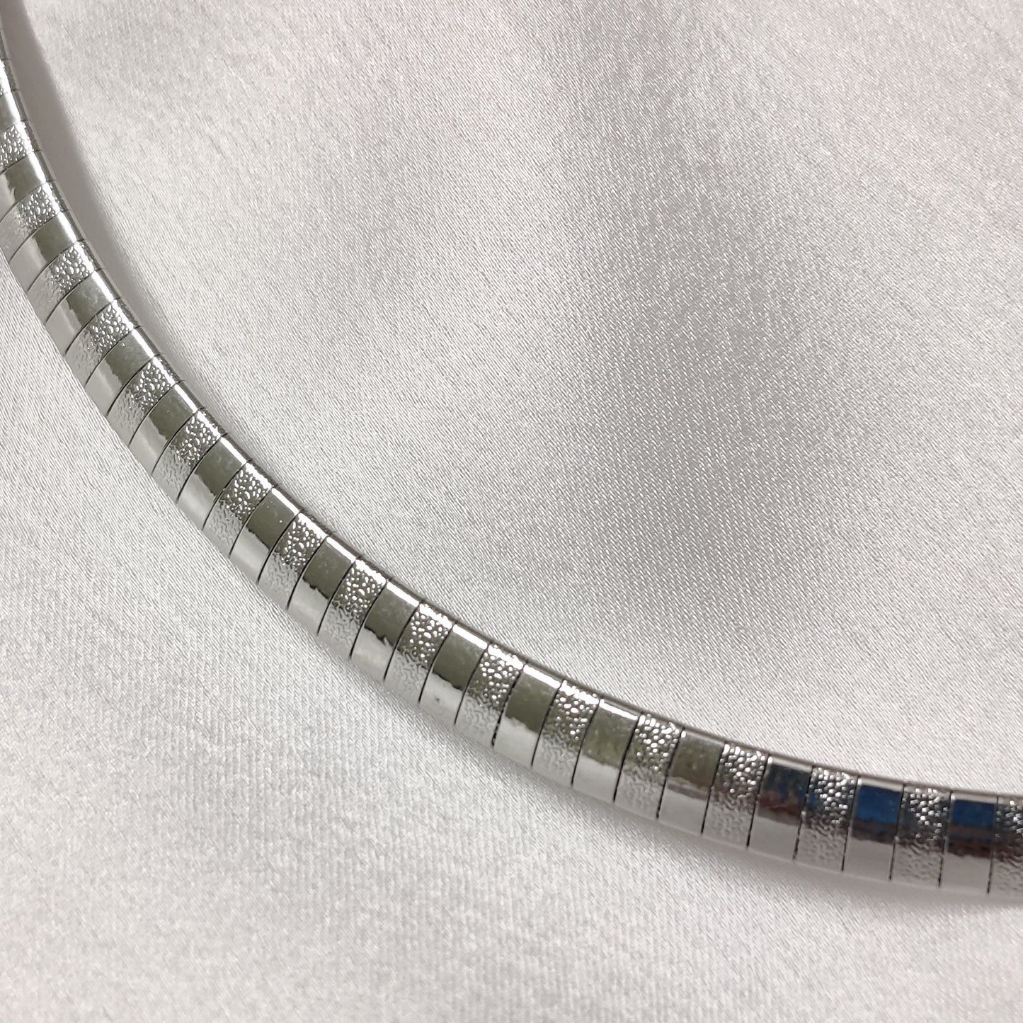 Hasli Necklace - Broad (Silver)
