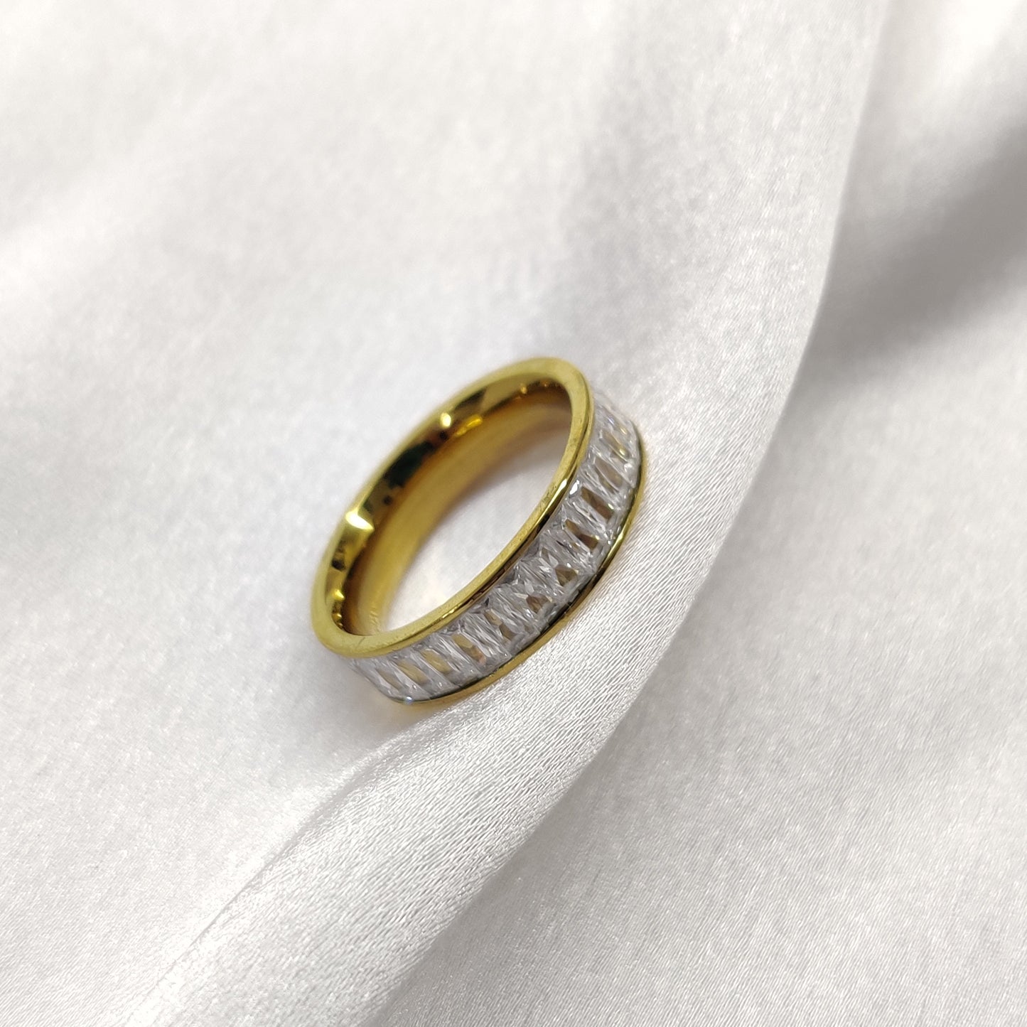 Ara Ring