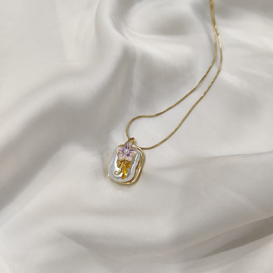 Sara Pearl Necklace