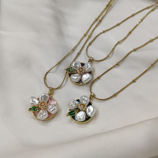 Flower Pearl Necklace