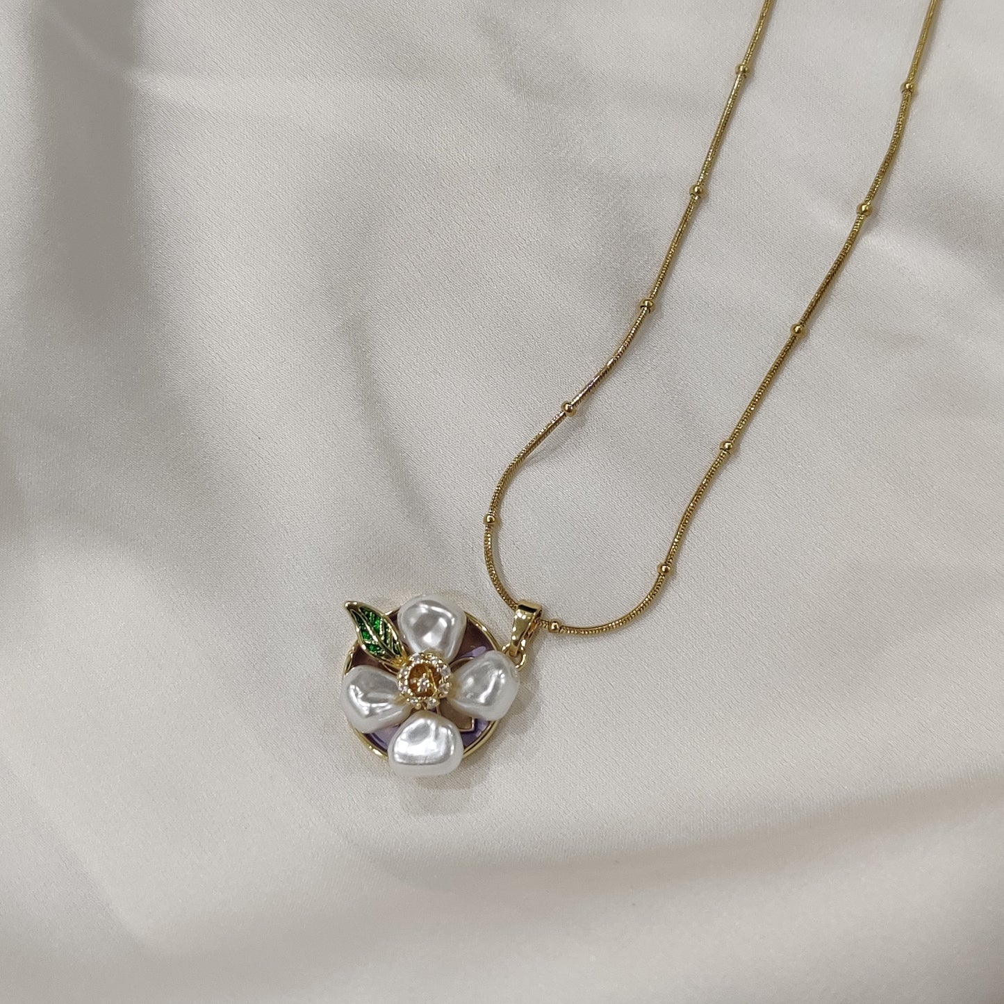 Flower Pearl Necklace