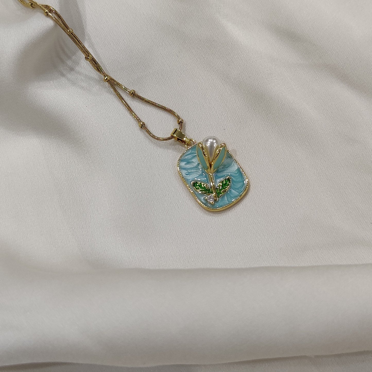 Maira Pearl Necklace