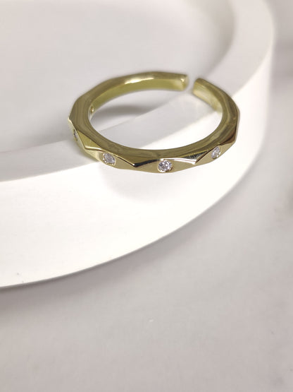 Angular Ring