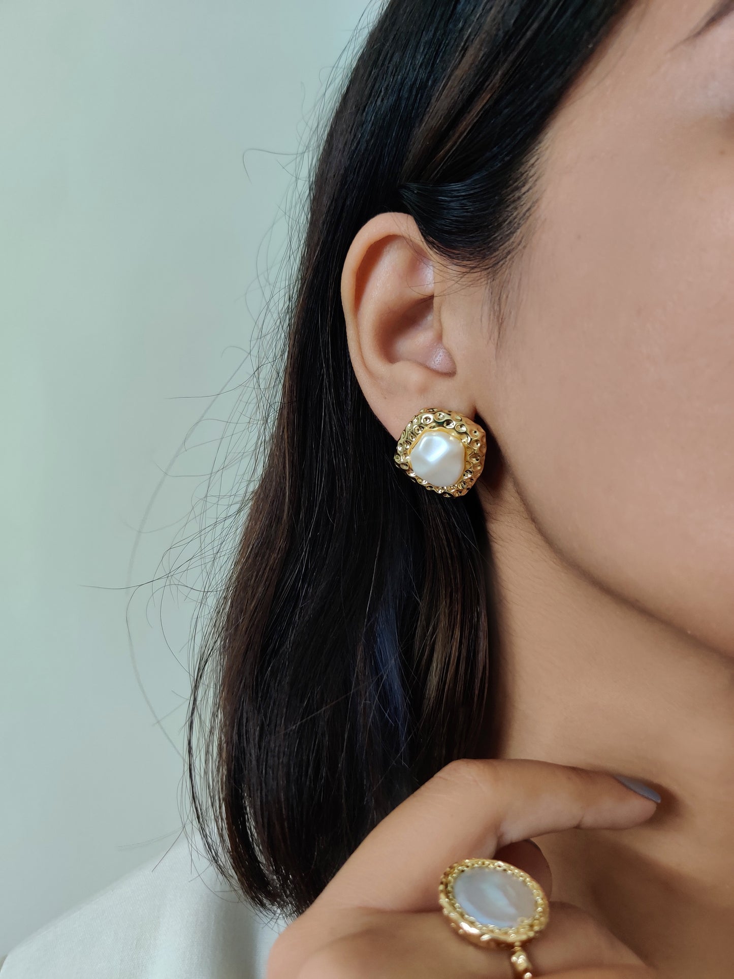 Pearl Hammered Studs