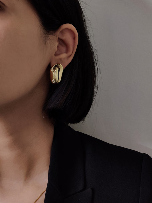 Bella Pearl Studs