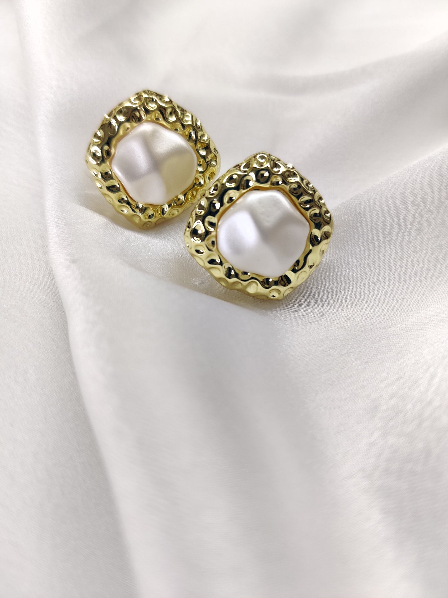 Pearl Hammered Studs