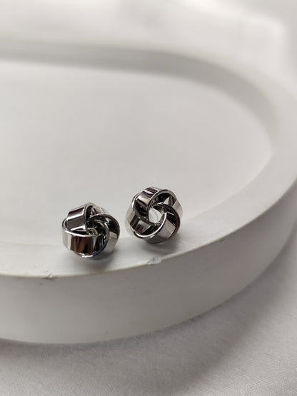 Knot Studs- Silver