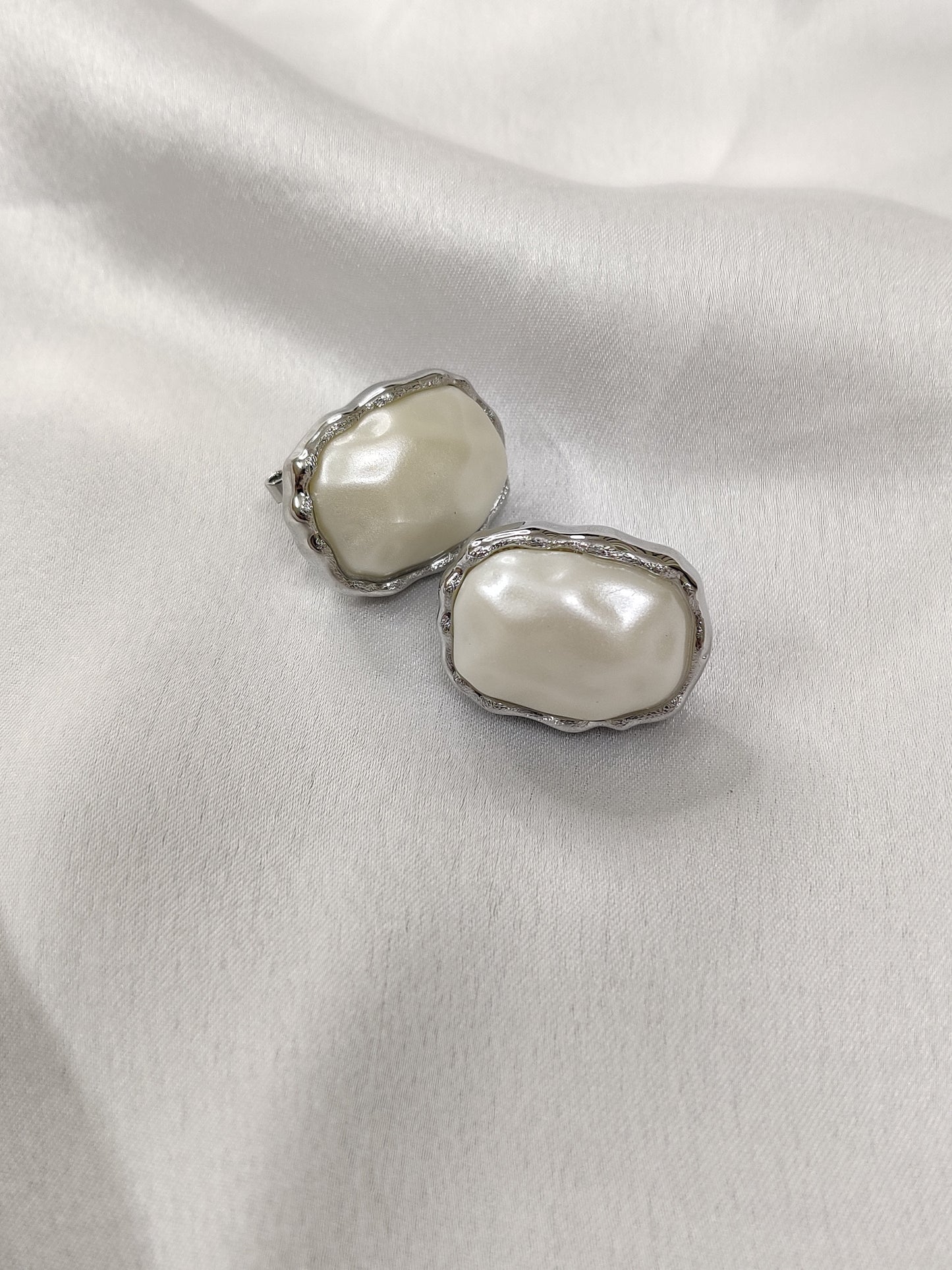 Ana Pearl Studs- Silver