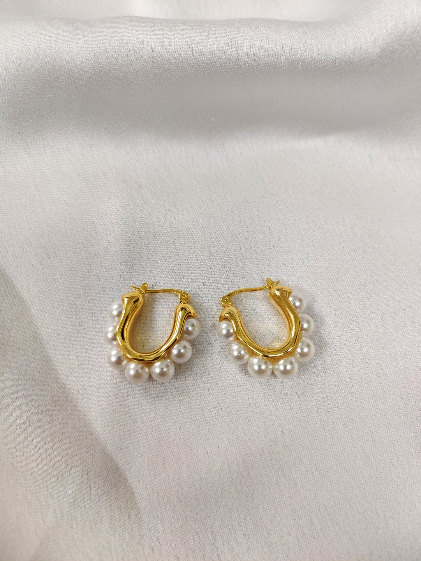 Nia Pearl Earrings