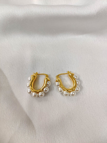 Nia Pearl Earrings