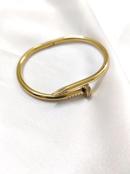Nail Bracelet- Gold