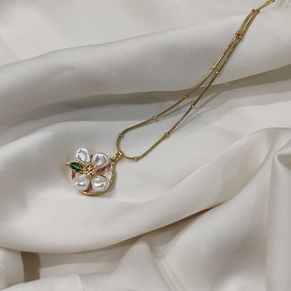 Flower Pearl Necklace